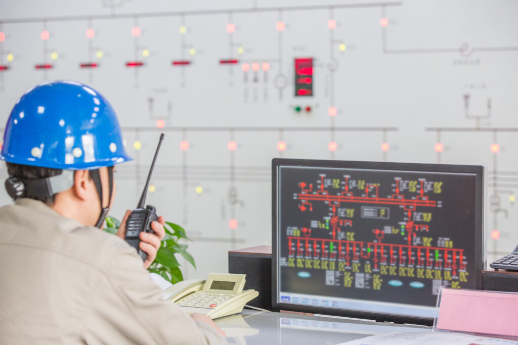 Equipo de ingenieros trabajando